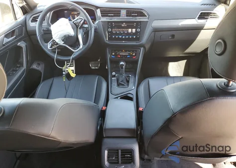 2022 Volkswagen Tiguan Se R-Line Black z USA, uszkodzony, nr VIN 3VVCB7AX1NM047054